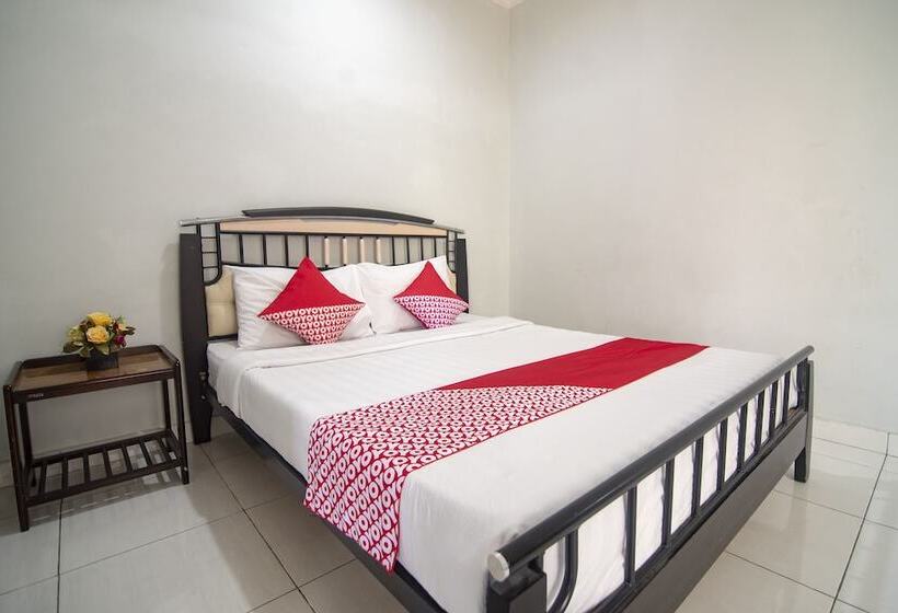 Collection O 1401 Hotel Mayanearketapang Satu Beach