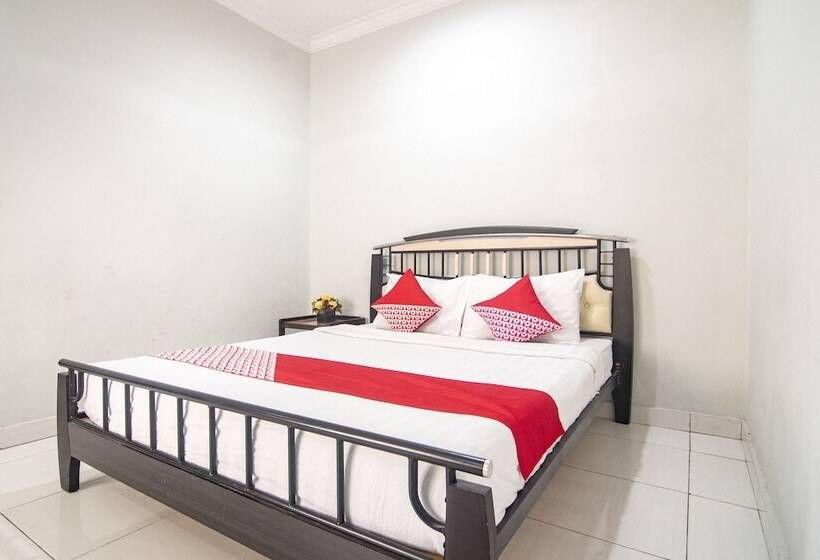 Collection O 1401 Hotel Mayanearketapang Satu Beach