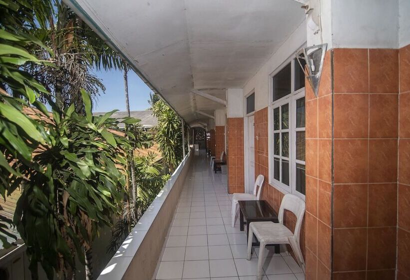 Collection O 1401 Hotel Mayanearketapang Satu Beach