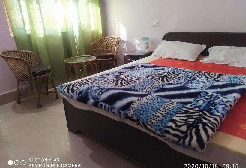 Отель Himalayan Inn