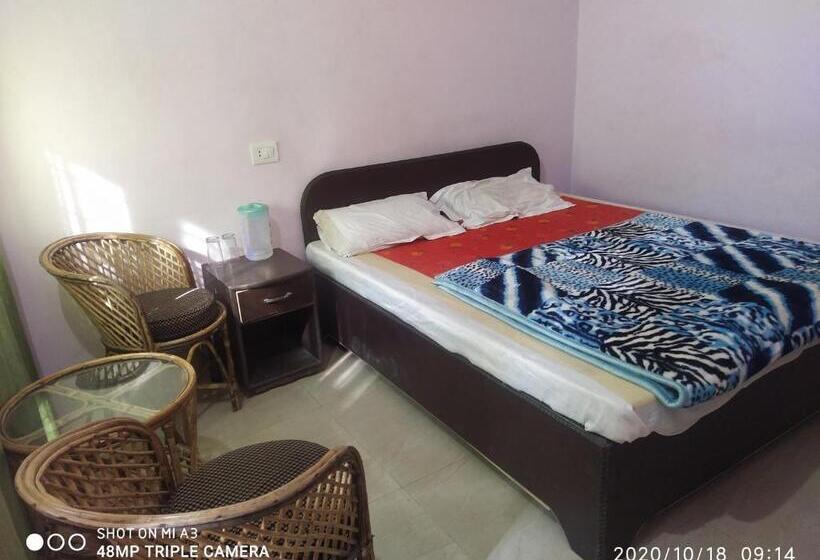 Отель Himalayan Inn