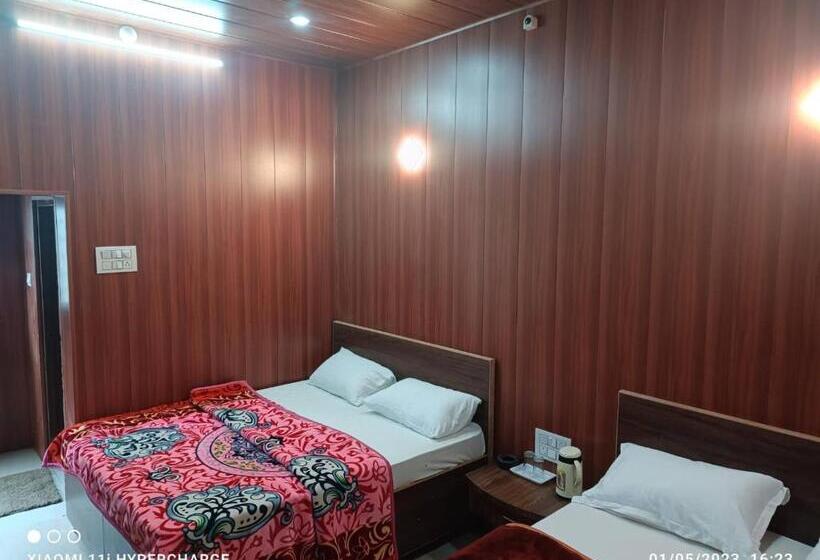 Отель Himalayan Inn