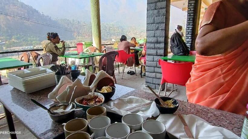 Отель Himalayan Inn