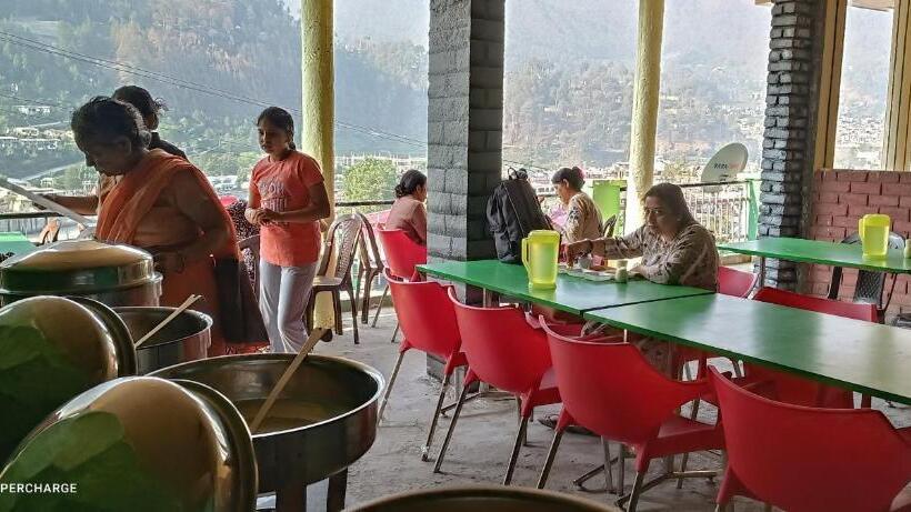 Отель Himalayan Inn