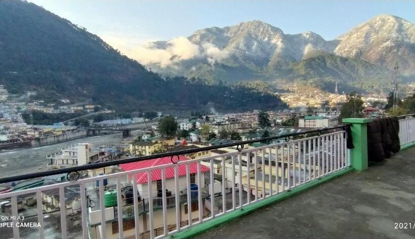 Отель Himalayan Inn