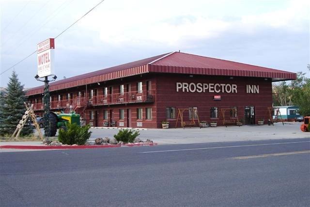 فندق على الطريق Prospector Inn