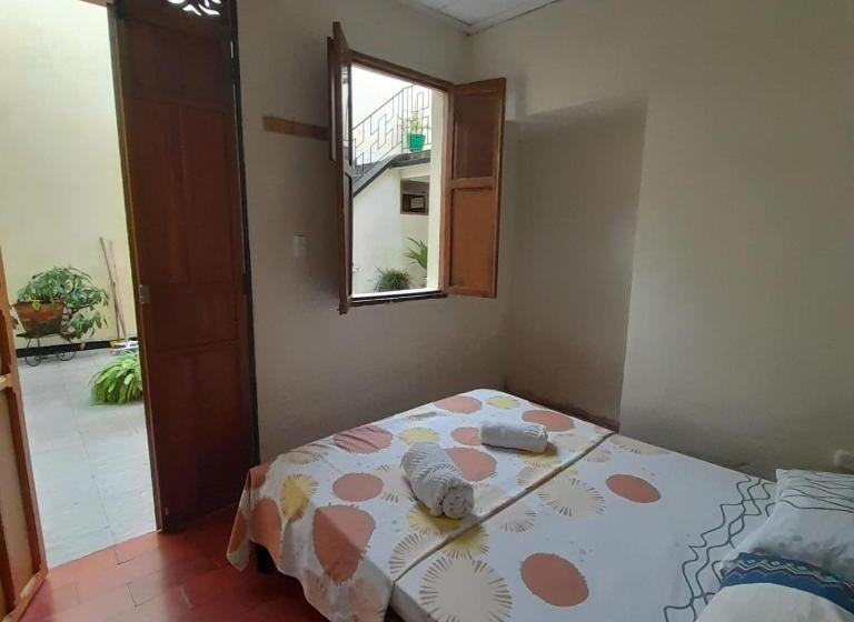 پانسیون Hostal Antonio