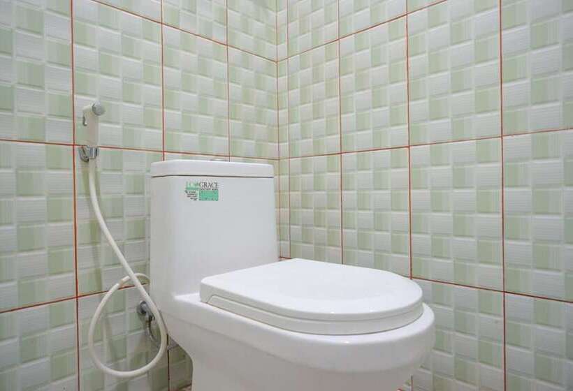 膳宿费 Reddoorz Near Taman Makam Pahlawan Tatura