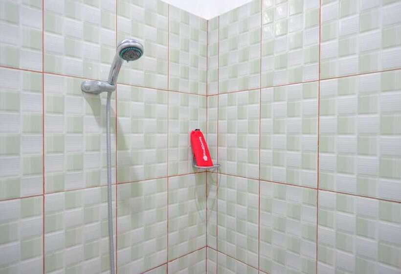 膳宿费 Reddoorz Near Taman Makam Pahlawan Tatura