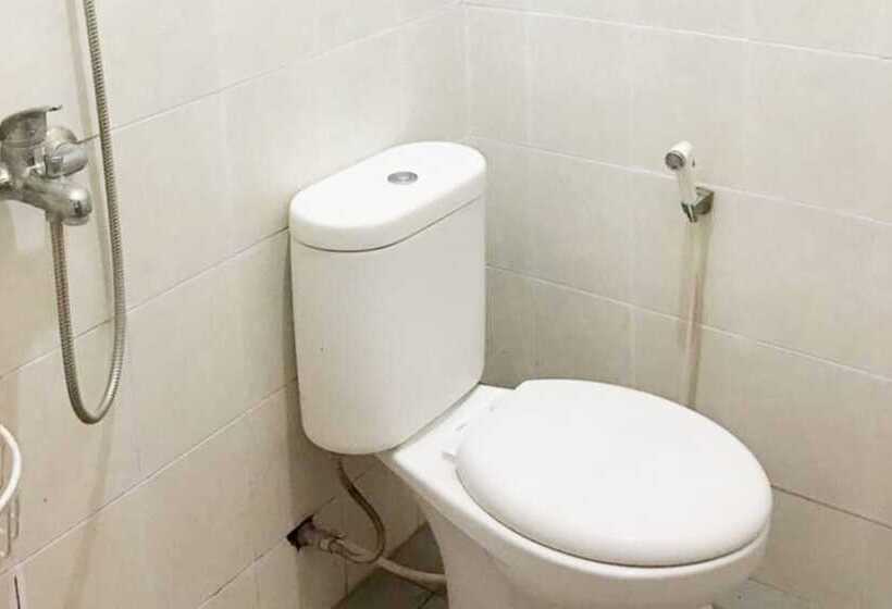 פנסיון Reddoorz @ Simpang Lima Jupiter