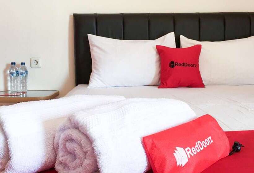 פנסיון Reddoorz @ Simpang Lima Jupiter