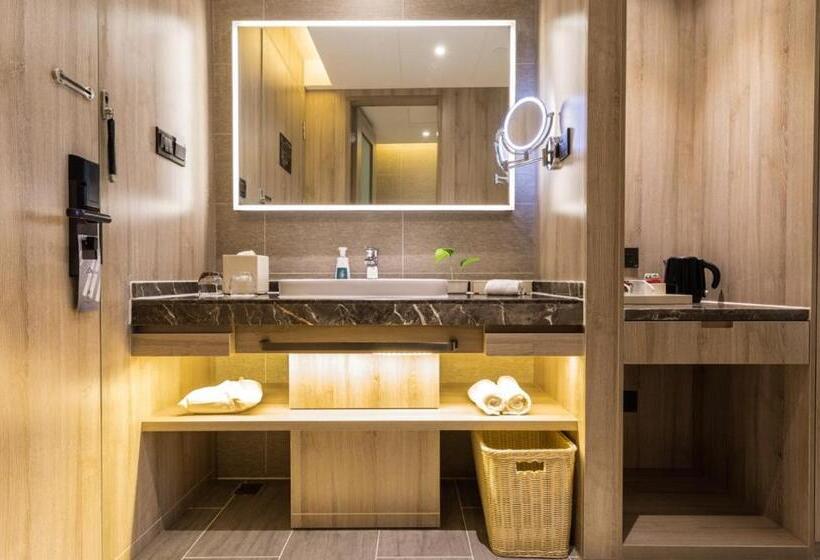 Atour Hotel Wuhan Tianhe Airport Tenglong Avenue Subway Station