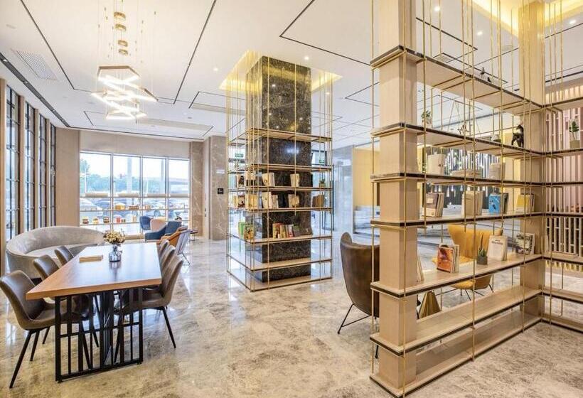 Atour Hotel Wuhan Tianhe Airport Tenglong Avenue Subway Station