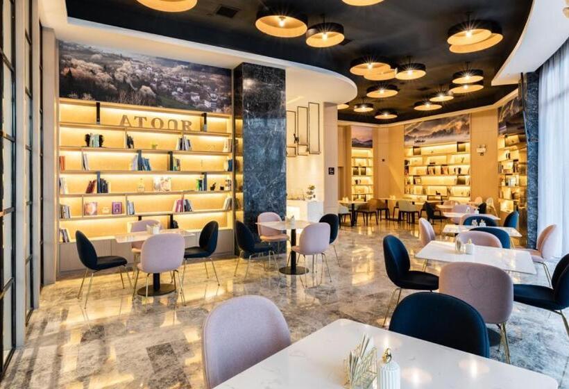 Atour Hotel Wuhan Tianhe Airport Tenglong Avenue Subway Station