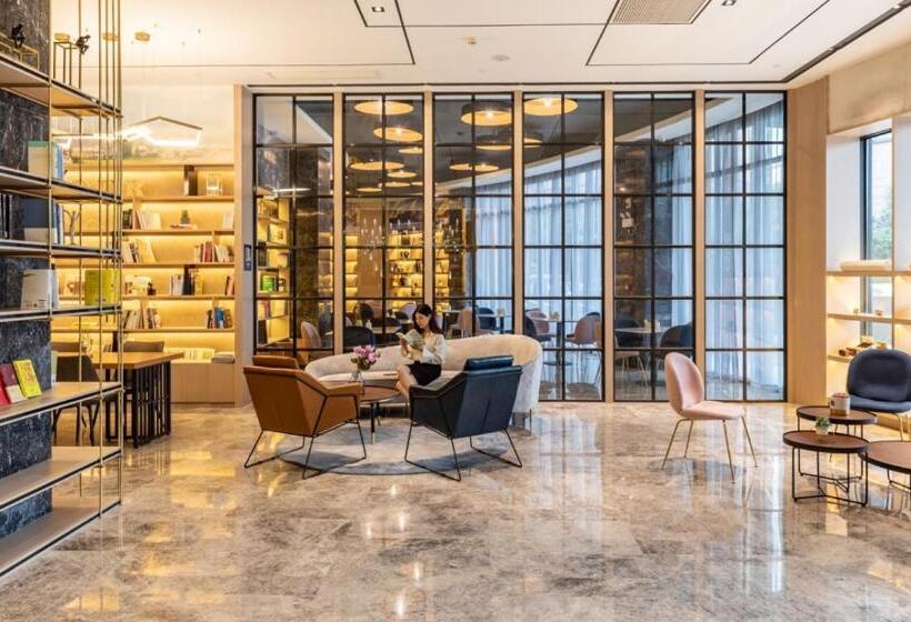 Atour Hotel Wuhan Tianhe Airport Tenglong Avenue Subway Station