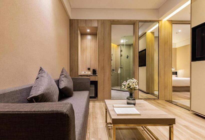 Atour Hotel Wuhan Tianhe Airport Tenglong Avenue Subway Station