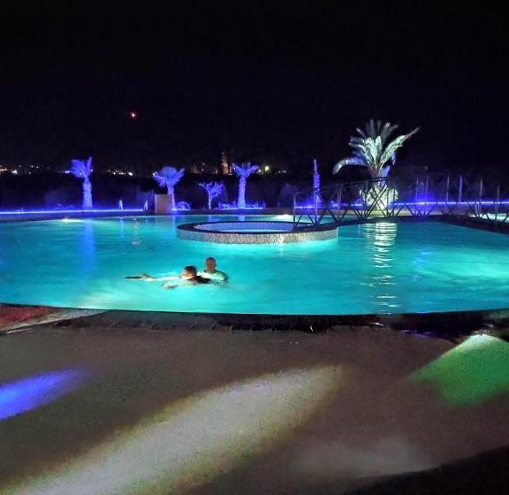 تختخواب و صبحانه Les Jardins D Amizmiz