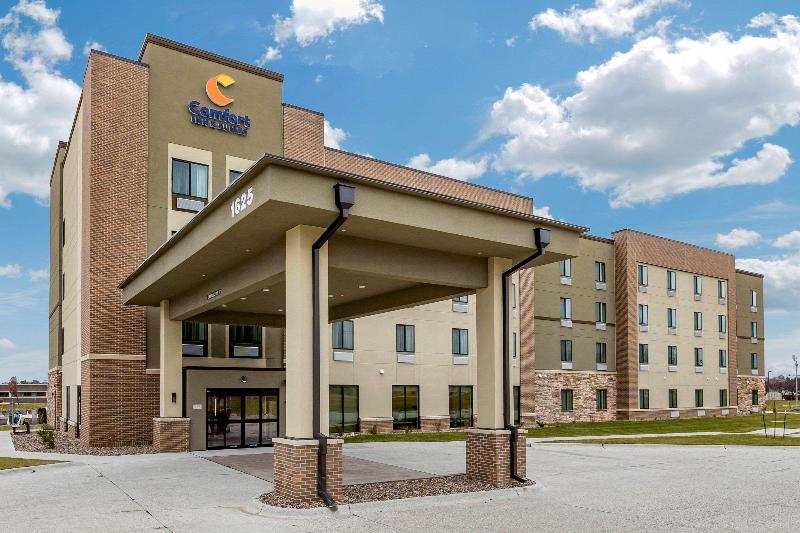 בית מלון כפרי Comfort Inn & Suites West Des Moines