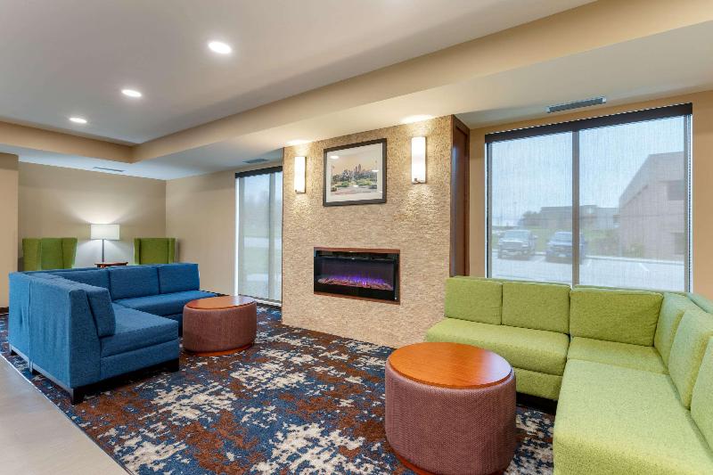 בית מלון כפרי Comfort Inn & Suites West Des Moines