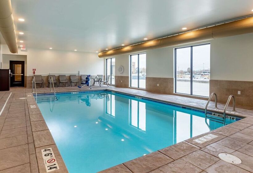 בית מלון כפרי Comfort Inn & Suites West Des Moines