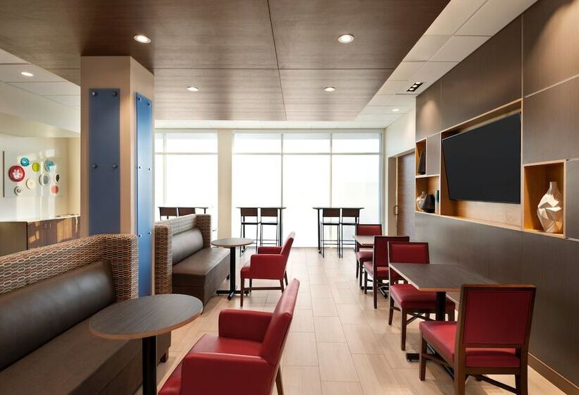 فندق Holiday Inn Express & Suites   Beaver Dam, An Ihg