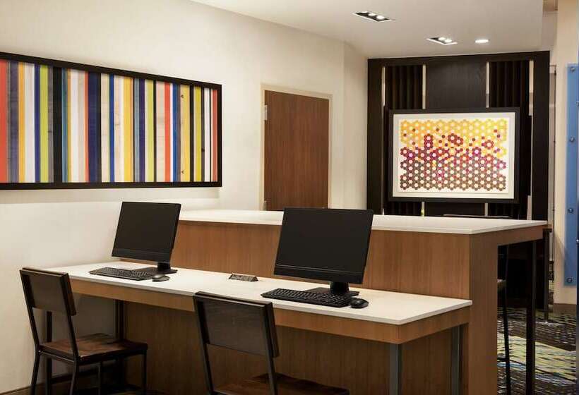 فندق Holiday Inn Express & Suites   Beaver Dam, An Ihg