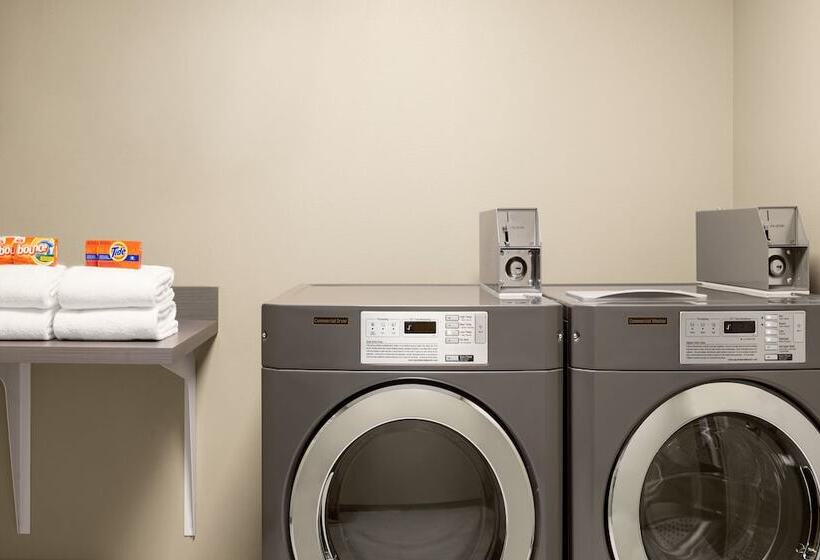 فندق Holiday Inn Express & Suites   Beaver Dam, An Ihg