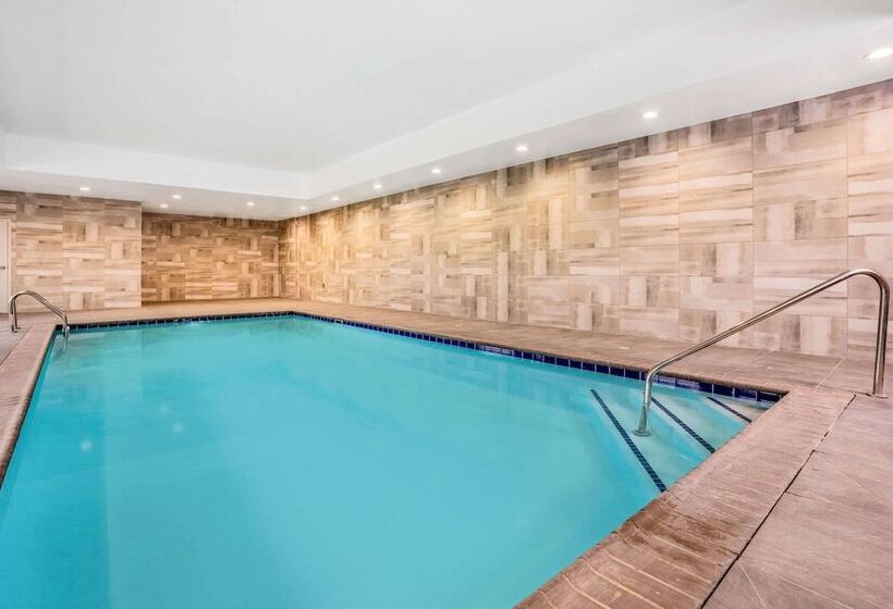 Отель La Quinta Inn & Suites Katy Mills By Wyndham Katy