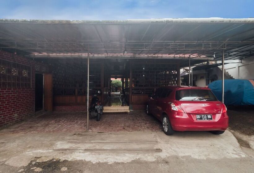 هتل Oyo 1300 Crecia Residence