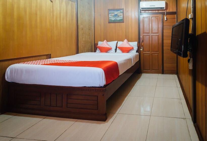 호텔 Oyo 1300 Crecia Residence