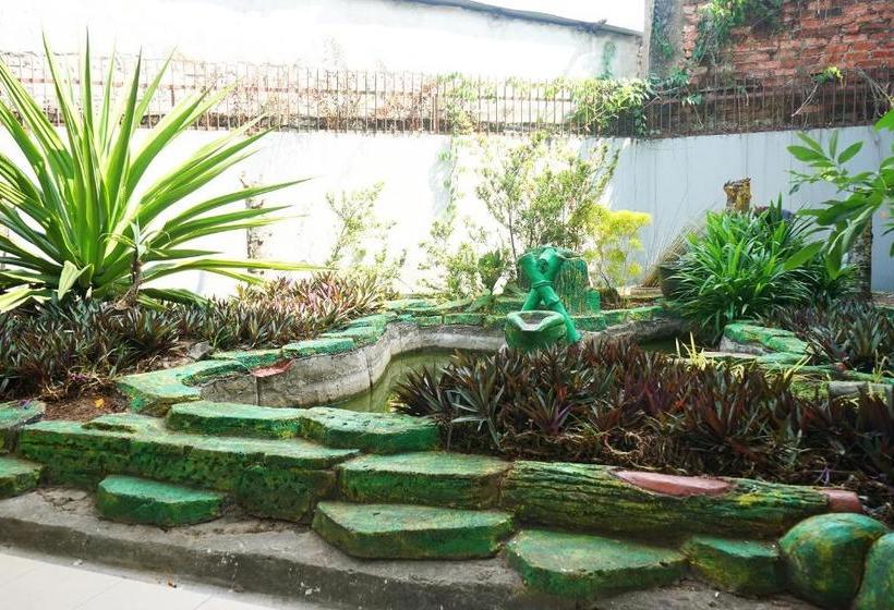 酒店 Oyo 923 Penginapan Balai Sultan