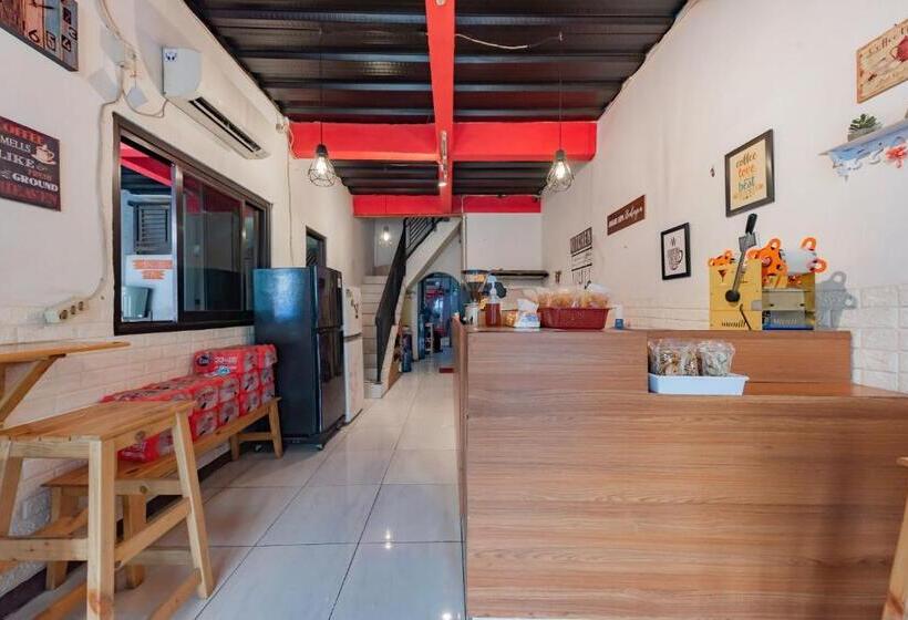 هتل Reddoorz Near Unsika University Karawang