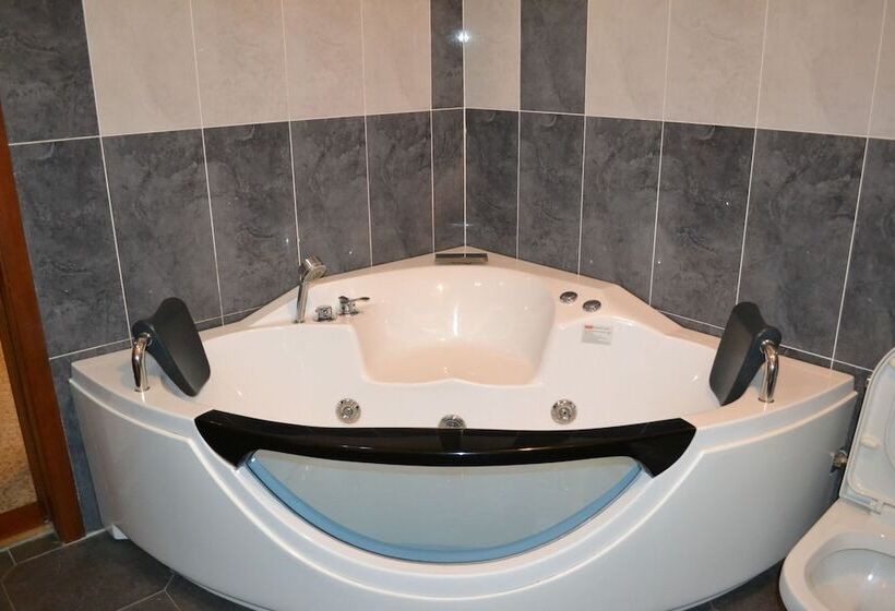 هتل Remi Khudjant