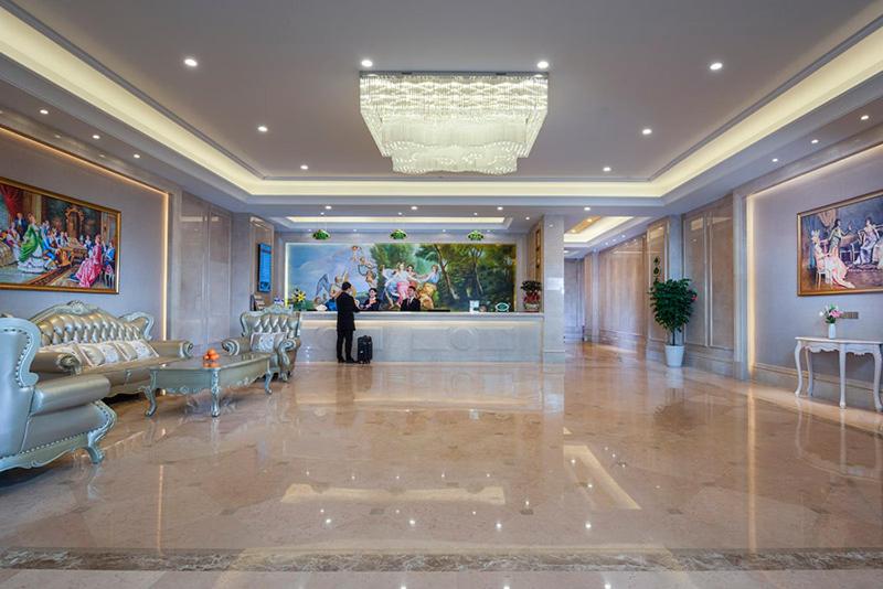 호텔 Vienna Nanning Xiangsi Lake University Town