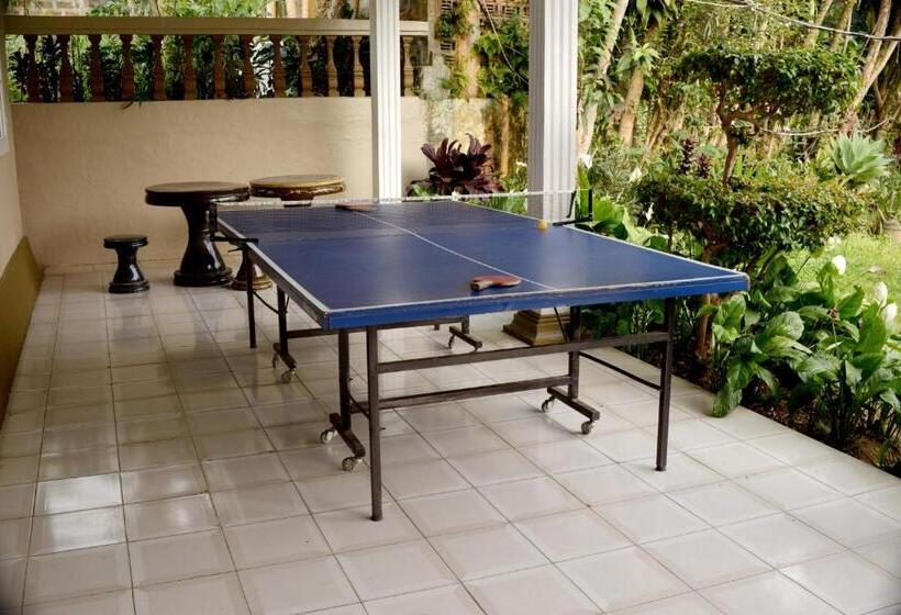 膳宿费 Residences By Reddoorz Near Taman Safari