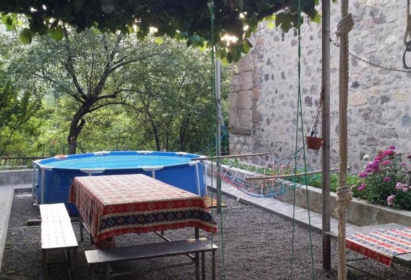 פנסיון Verishen Guest House B&b