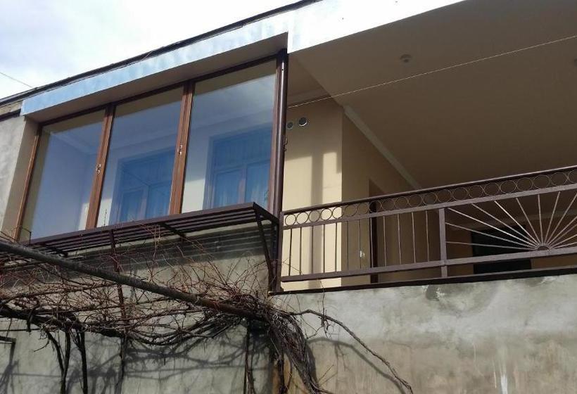 פנסיון Verishen Guest House B&b