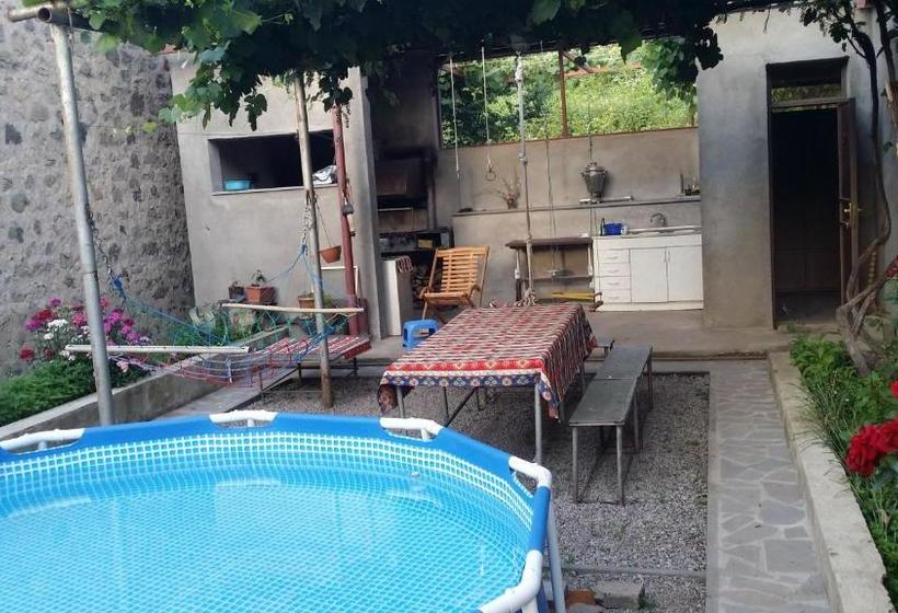 פנסיון Verishen Guest House B&b