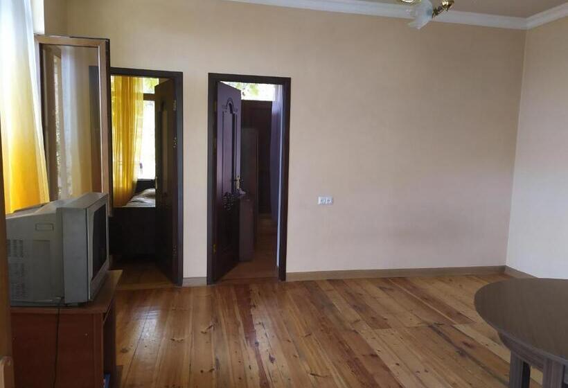 פנסיון Verishen Guest House B&b