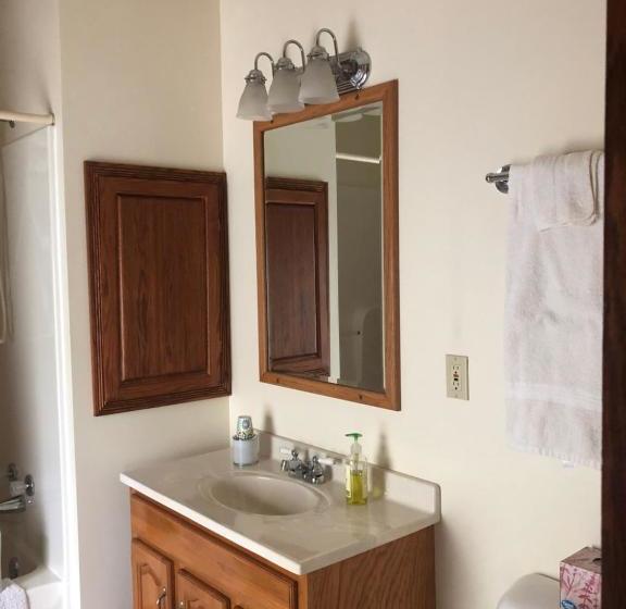 צימר Ottaway Inn Llc