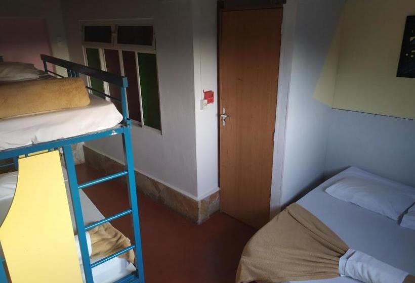 Voa Descubra Hostel Bar