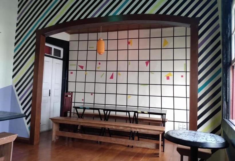 Voa Descubra Hostel Bar