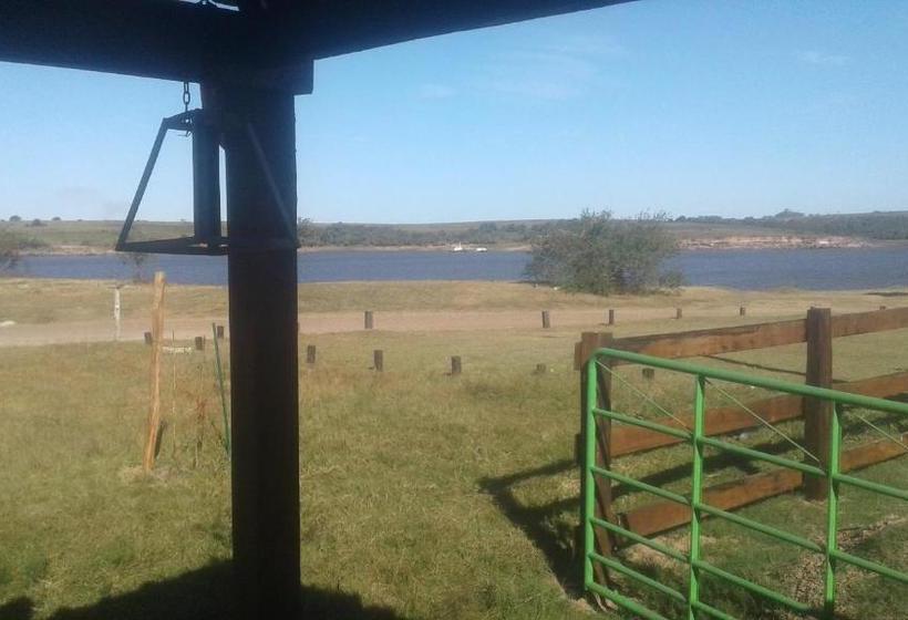 هتل Hostal Posada Del Hum