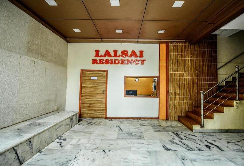 فندق Lalsai Residency Andheri