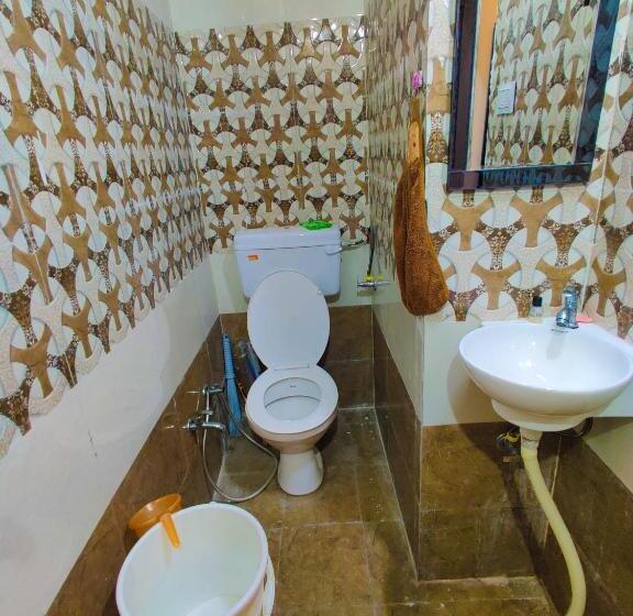 Отель Varah Square Guest House