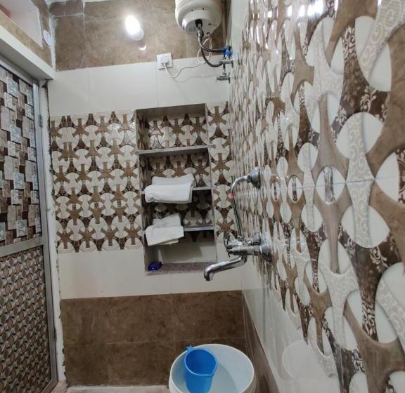 Отель Varah Square Guest House