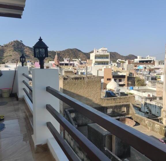 Отель Varah Square Guest House