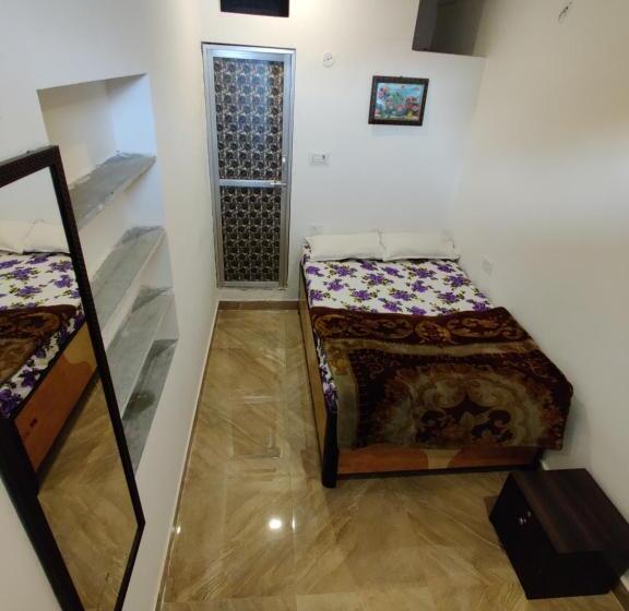 Отель Varah Square Guest House