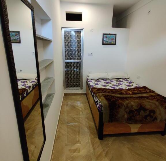 Отель Varah Square Guest House