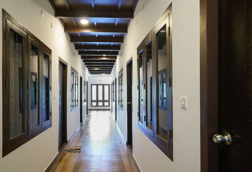 Пансион Capella Saas Calicut